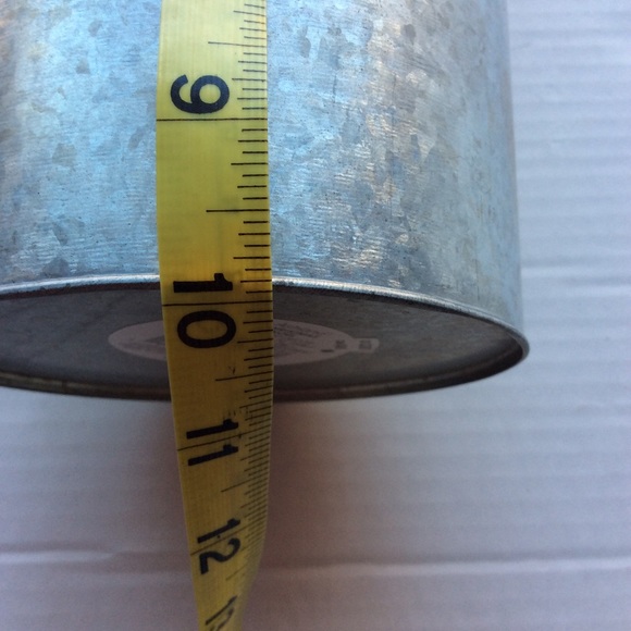 Ashland 2 Tins “Reindeer Treats” & “Elf Sweets Galvanized Tin NWT - Picture 8 of 15